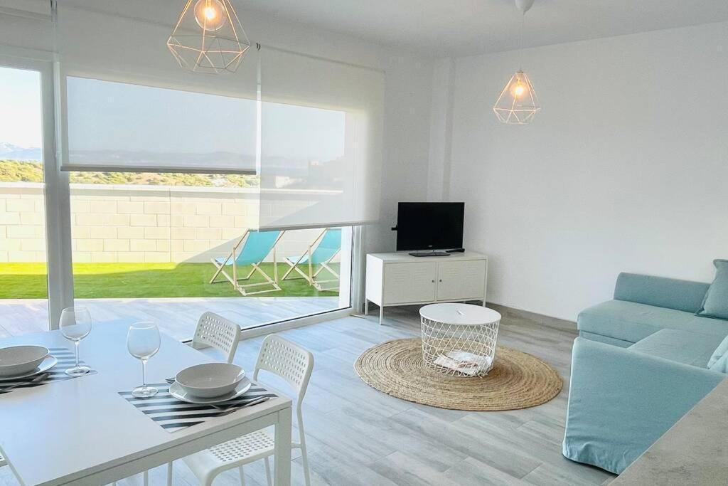 Precioso Apartamento Con Vistas Parciales, Garaje Y Piscina Tarifa Buitenkant foto