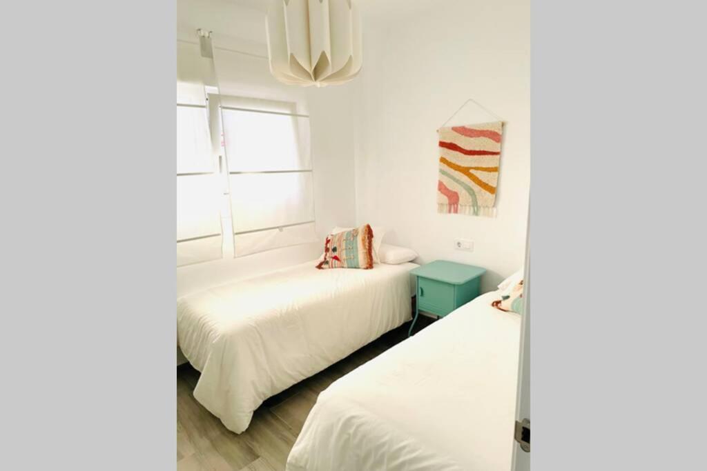 Precioso Apartamento Con Vistas Parciales, Garaje Y Piscina Tarifa Buitenkant foto